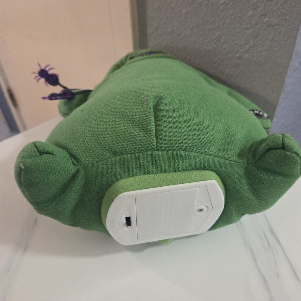 Oogie Boogie Animated Plushie- Nightmare Before Christmas - Picture 5 of 8